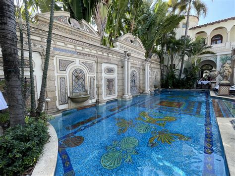 versace pool
